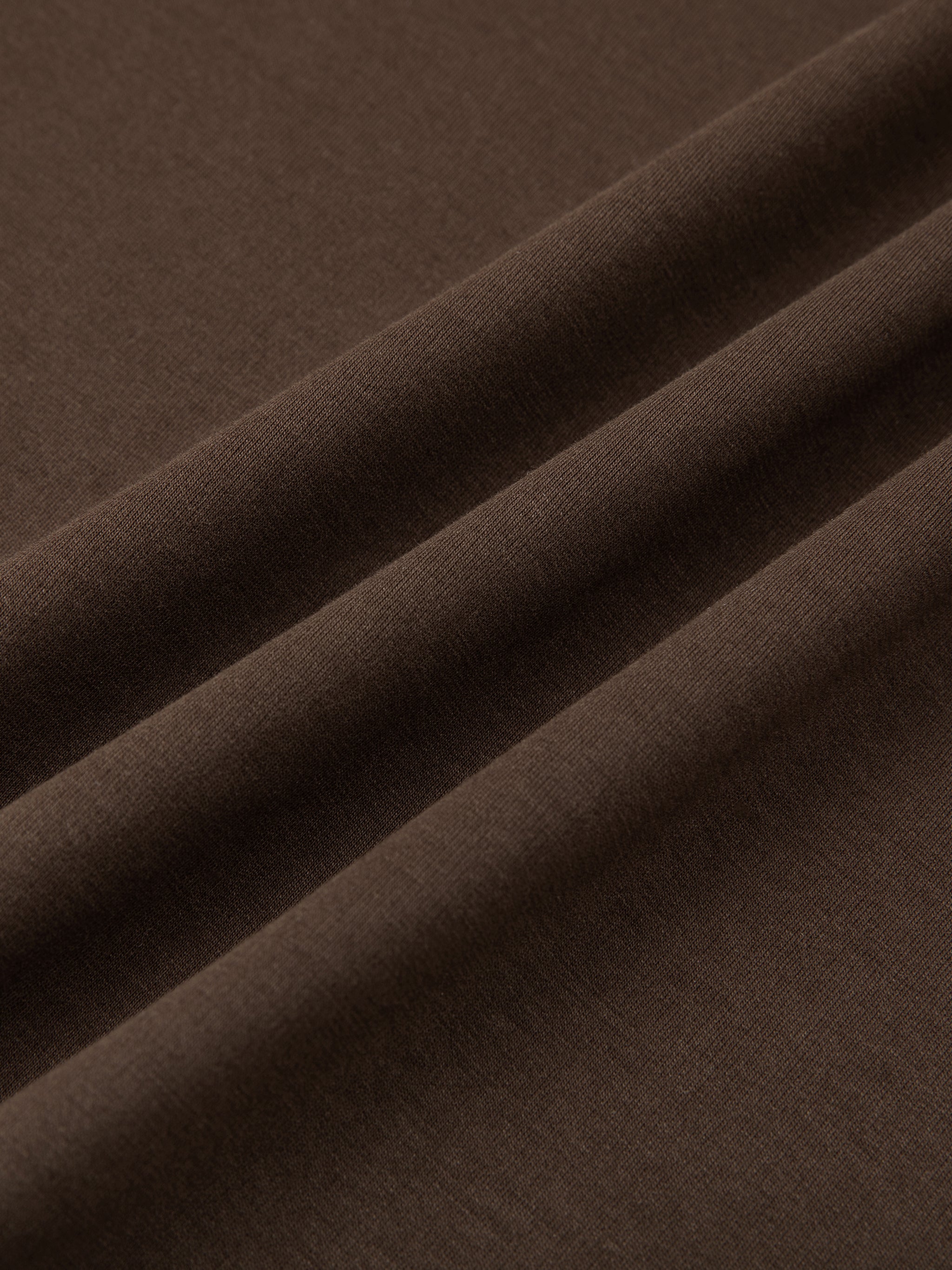 BLANKZ Everyday Long Sleeve 280 — Fabric drape detail