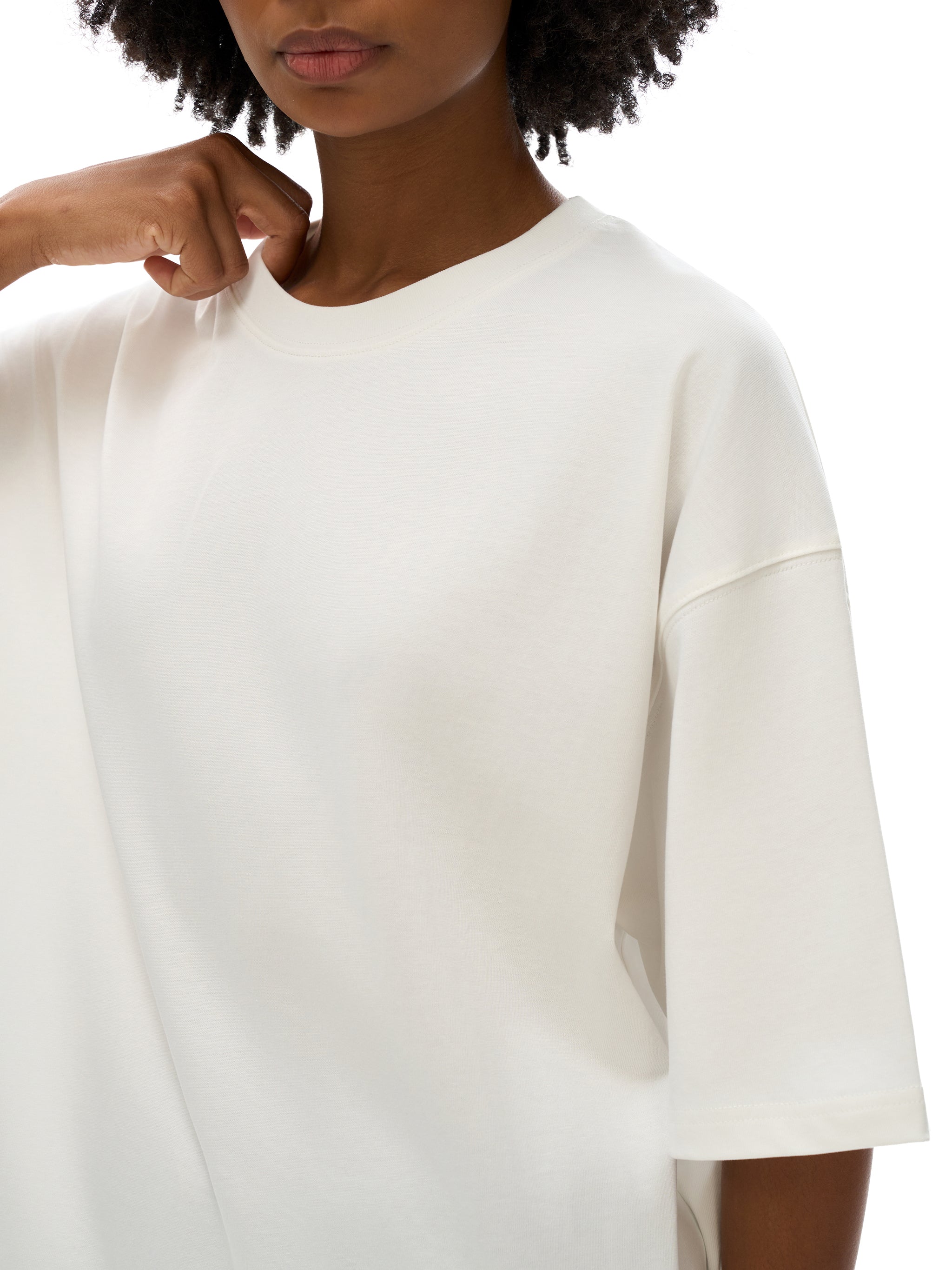 BLANKZ Loose Heavy Tee 275 — Model wearing the tee, neckline styling detail