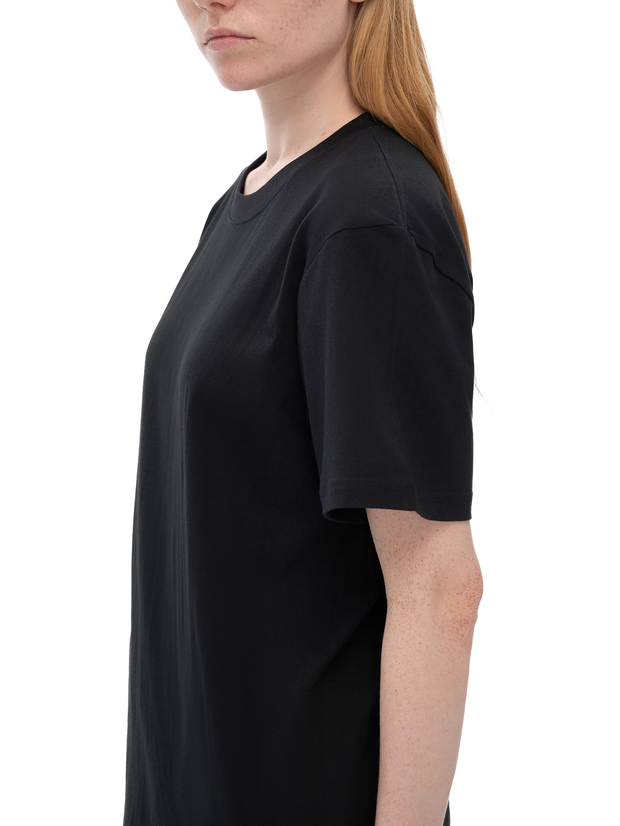 BLANKZ Seamless Cotton Tee — Black, model side view